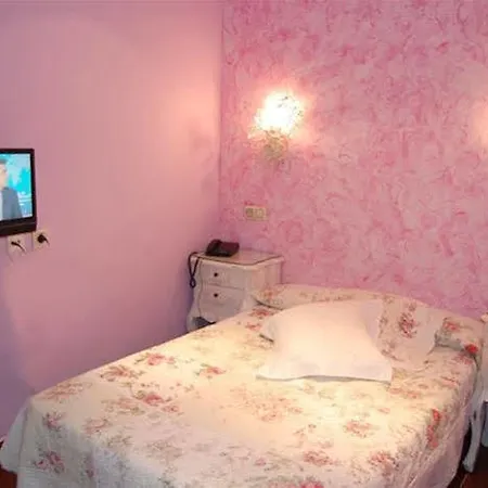 Goya Guest house